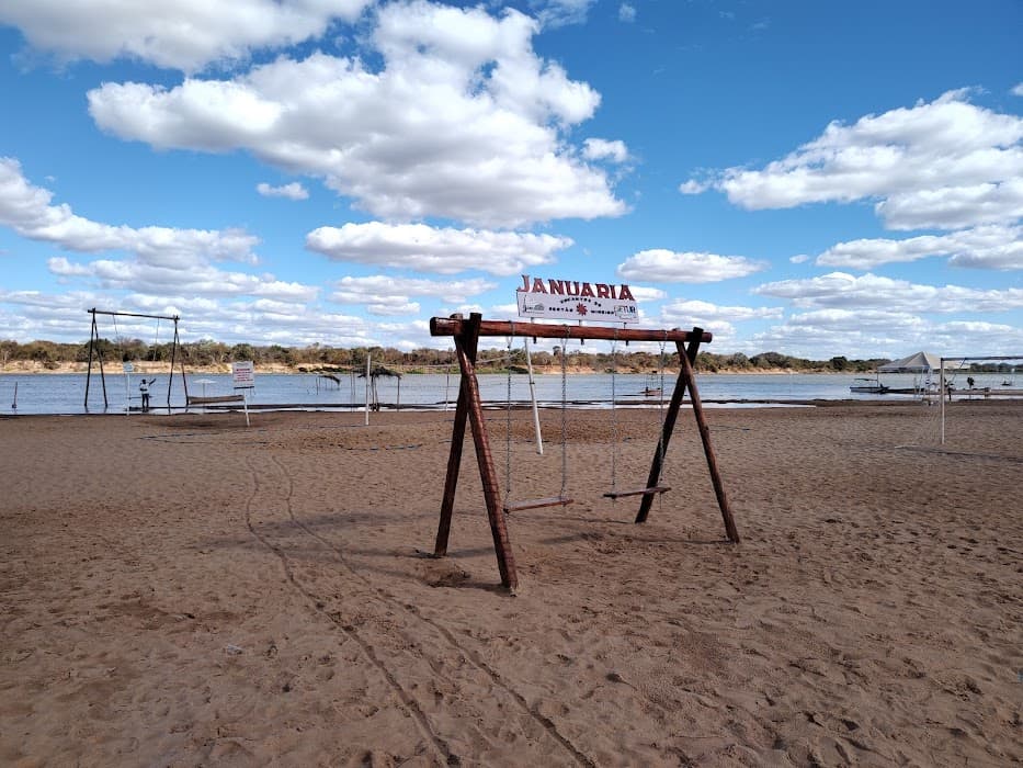 Praia de Januária