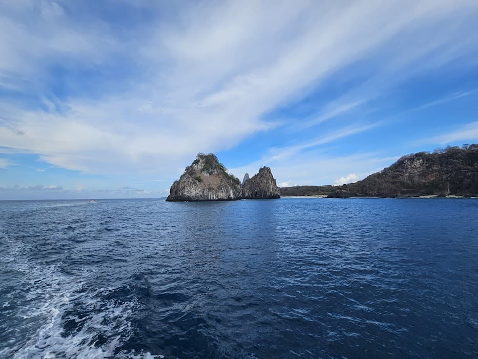 Descubra a beleza do Parque Nacional Marinho de Fernando de Noronha e mergulhe em aventuras únicas