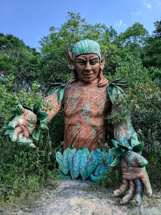 Descubra a biodiversidade e aproveite trilhas e passeios no Parque Estadual Sumaúma