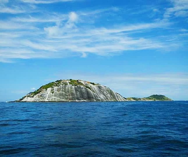 Explore as Ilhas Cagarras e viva experiências únicas de mergulho e contato com a natureza